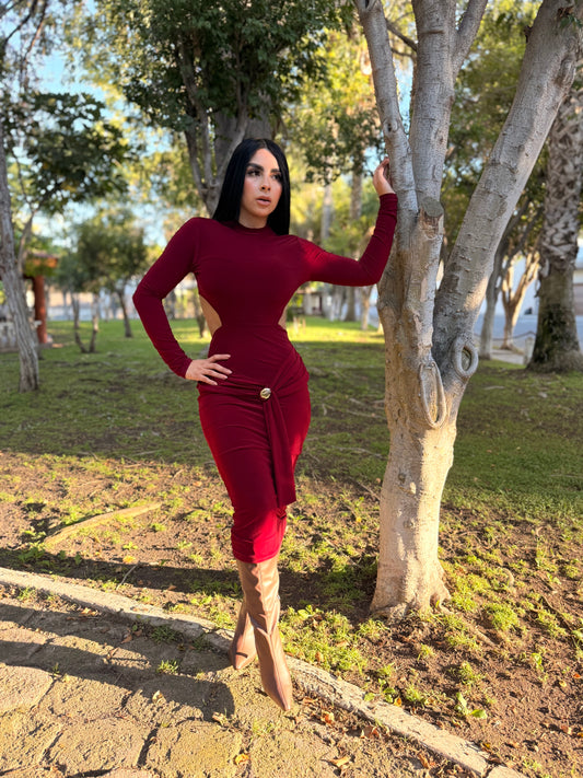 Vestido con botón dorado